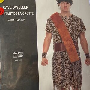 Men’s Cave Dweller Halloween Costume with Leopard Print and Brown Accents